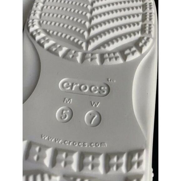 CROCS Classic Fur Sure Sandals Unisex Sz 7 Women’s White Rainbow NWT - Picture 8 of 8